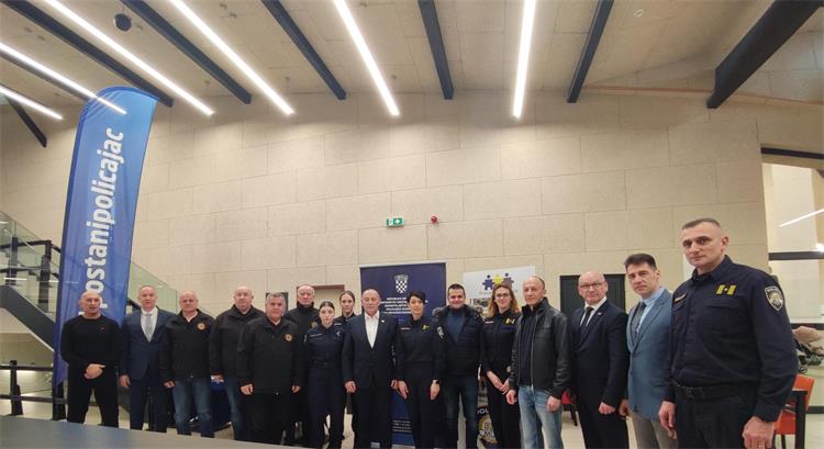 Slika /2025/naslovna kick.jpg